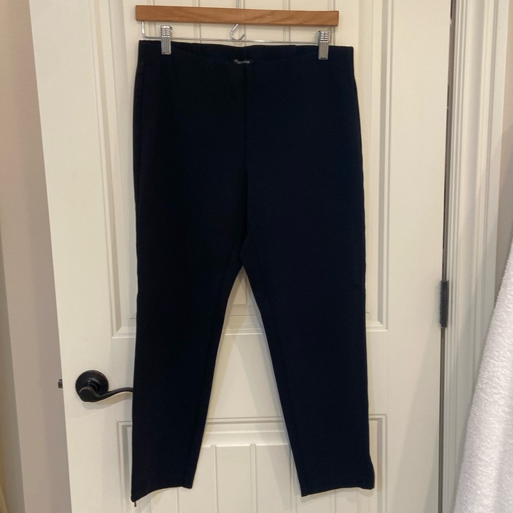 Knit ankle pant.  Comfortable fit.  Well cared for. 26” inseam
